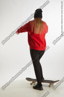 skateboard ride poses selin 04